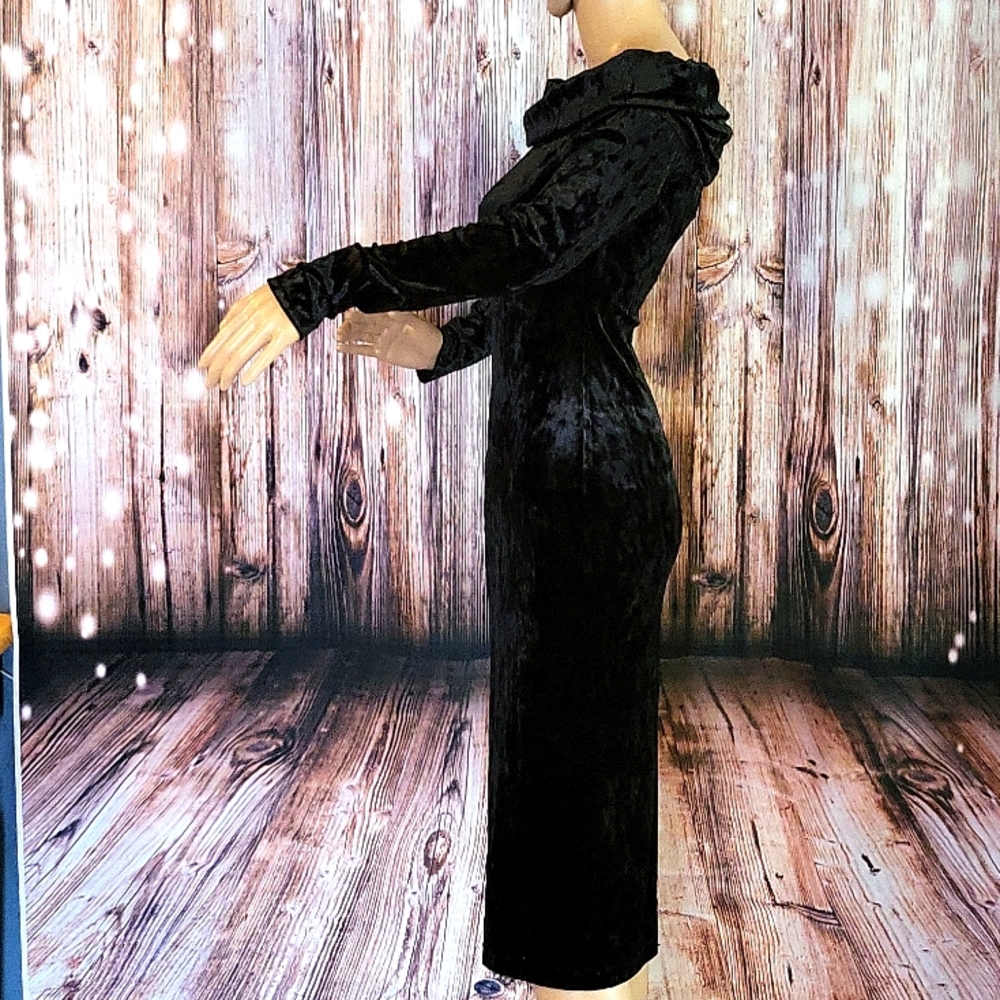 BCBGENERATION  Women's Velvet Of The Shoulder Long Sleeve Midi Dress Size S - Picture 9 of 11